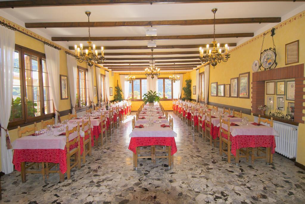 Albergo Ristorante Galli ピエヴェペーラゴ エクステリア 写真